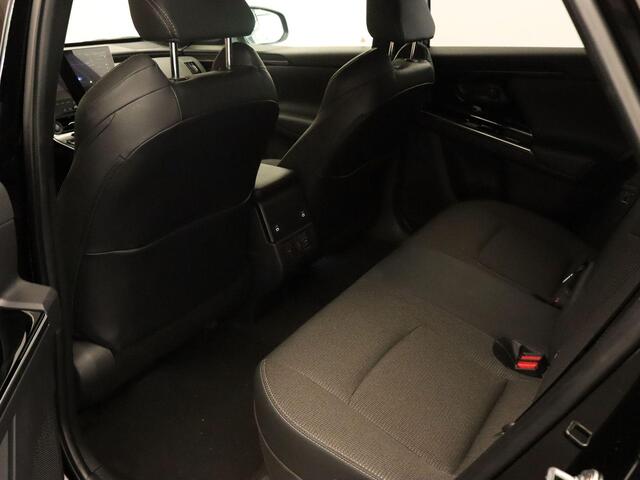 Toyota bZ4X Dynamic 71 kWh - SOH 97.6%! - ORIGINEEL NEDERLANDSE AUTO - STOEL EN STUUR VERWARMING - ELEKTRISCHE ACHTERKLEP - NAVIGATIE - PARKEERSENSOREN VOOR EN ACHTER - 360 GRADEN CAMERA - APPLE CARPLAY/ANDROID AUTO