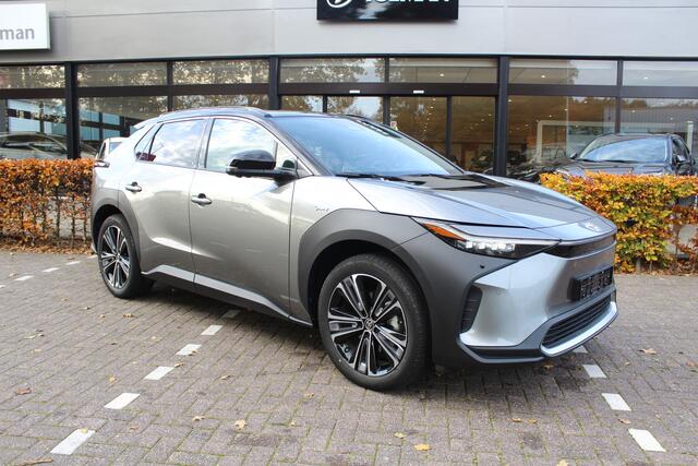 Toyota bZ4X Premium 71 kWh 3-fase Bi-Tone | Rijklaar | Panoramadak | Leder | Memory | LED | 360 Camera | JBL
