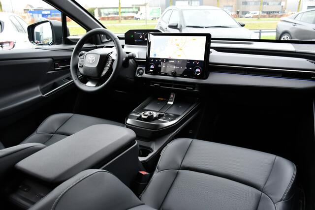 Toyota bZ4X Executive 73 kWh 224pk | MY 26 | Leder | Dodehoekdetectie | Warmtepomp | JBL-audio |