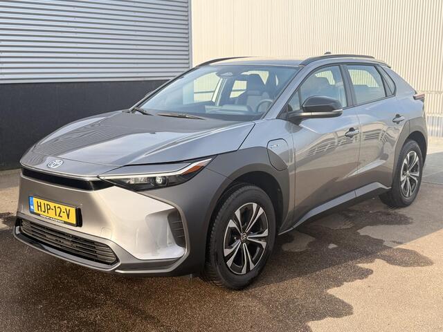 Toyota bZ4X Active 71 kWh Speciale PRIJS !! Nieuw 3km 27 maart 2025 incl: AppleCarplay / AndroidAuto, Parkeerhulpcamera, Climate control, Adaptieve cruise control