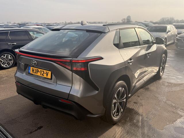 Toyota bZ4X Active 71 kWh Speciale PRIJS !! Nieuw 3km 27 maart 2025 incl: AppleCarplay / AndroidAuto, Parkeerhulpcamera, Climate control, Adaptieve cruise control