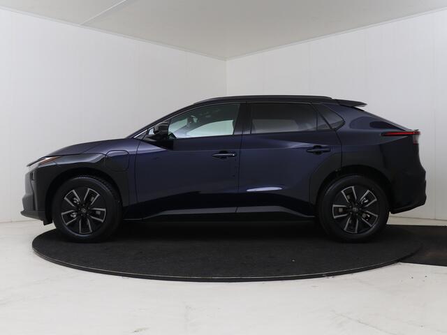 Toyota bZ4X Executive 73 kWh | Nieuw model | 19" wielen | JBL | Elektrische stoel met geheugen | 360 camera + Camera binnenspiegel | Draadloos opladen |