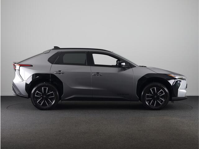 Toyota bZ4X Dynamic 73 kWh *DEMO* | 360° Camera | Half lederen bekleding | Elek. Kofferklep |