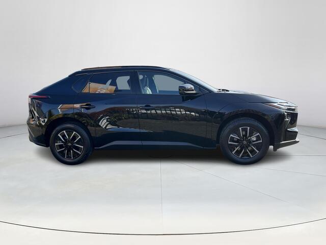 Toyota bZ4X Dynamic 73 kWh | Attitude black | Nieuw uit voorraad leverbaar |