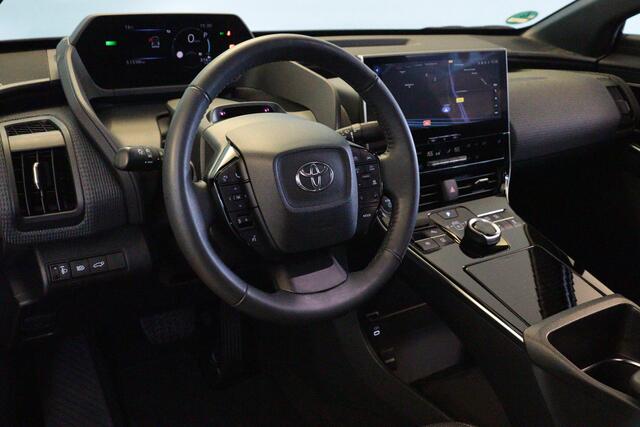 Toyota bZ4X Dynamic 71 kWh | NAVI | 360-CAMERA + PDC | VRUIT / STUUR / STOELVERW | ADAP CRUISE | LANE-ASSIST / WARNING |