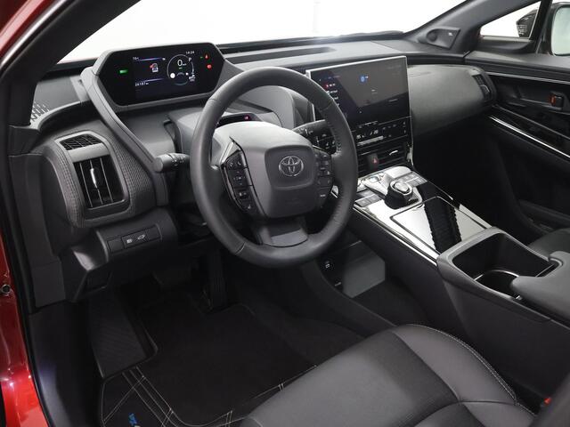 Toyota bZ4X Premium 71 kWh | SOH 98% | Navigatie | Lederen Interieur | Stoelverwarming/Koeling | Stuurverwarming | 360 Camera | DAB | Apple CarPlay/ Android Auto | Panoramadak | Adaptieve Cruise Control | Ele. verstelbare stoelen + geheugen | JBL Audio |