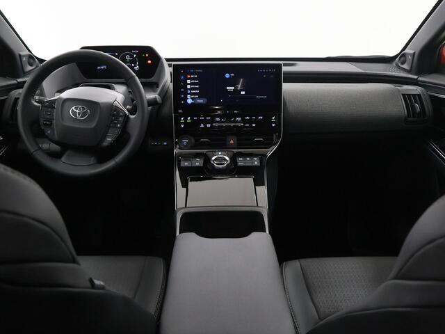 Toyota bZ4X Premium 71 kWh | SOH 98% | Navigatie | Lederen Interieur | Stoelverwarming/Koeling | Stuurverwarming | 360 Camera | DAB | Apple CarPlay/ Android Auto | Panoramadak | Adaptieve Cruise Control | Ele. verstelbare stoelen + geheugen | JBL Audio |