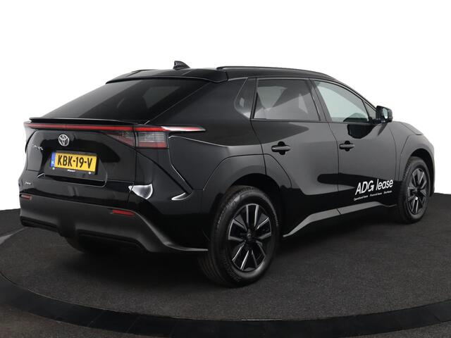 Toyota bZ4X Dynamic 73 kWh | Apple Carplay/Android Auto | Stoel/Stuurverwarming | Parkeersensoren | Elektrische Achterklep |