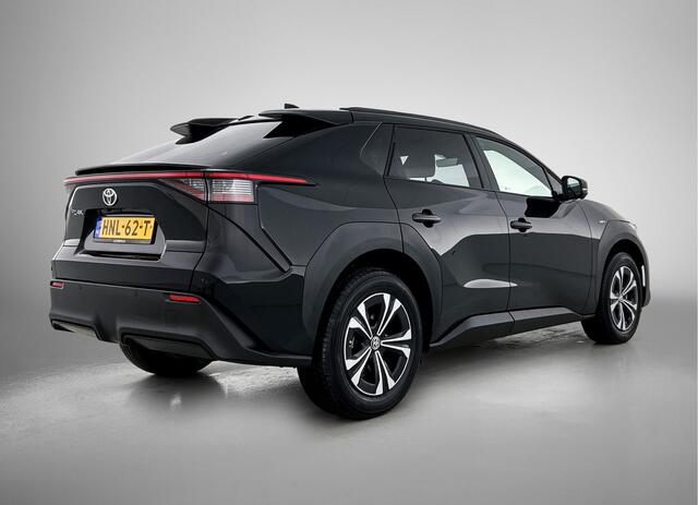 Toyota bZ4X Dynamic 71 kWh | Voorruit-Stuur-Stoelverwarming | Parkeersensoren V+A |