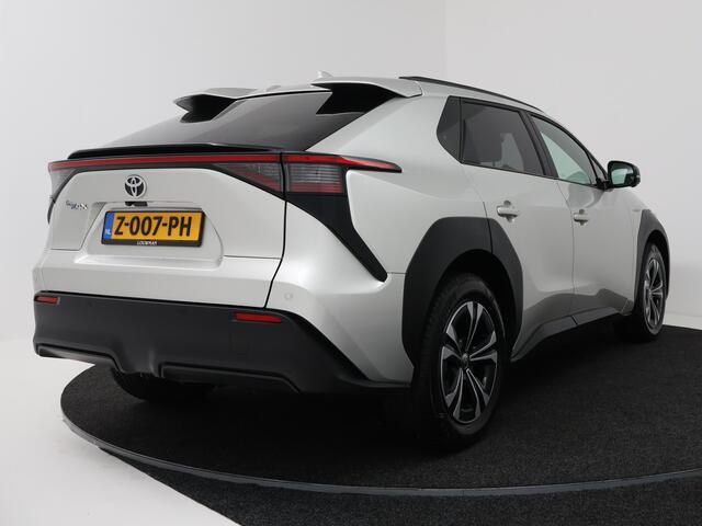 Toyota bZ4X Dynamic 71 kWh | Navigatie | Trekhaak | PDC | BLS |