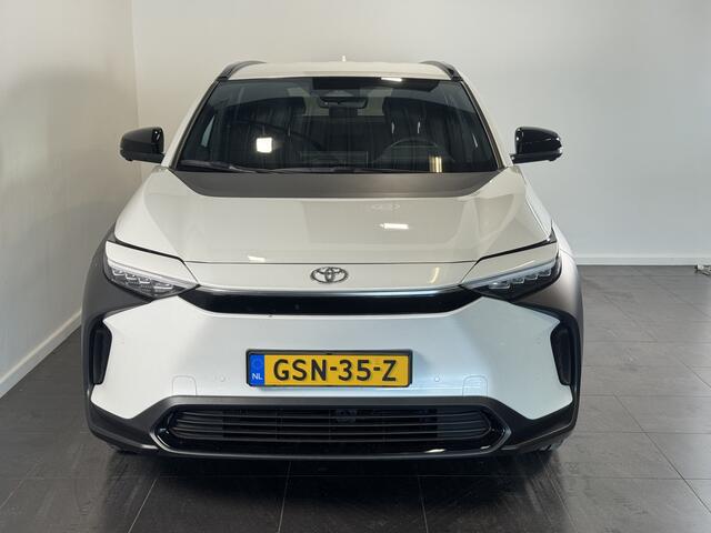 Toyota bZ4X Dynamic 71 kWh | 3 Fase | Warmtepomp | Trekhaak |