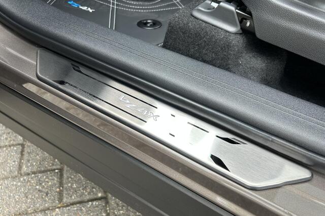 Toyota bZ4X Touring Executive AWD 75 kWh, Trekhaak, 1500 KG trekgewicht, Panoramadak!