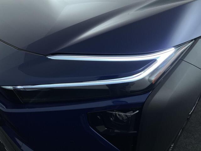 Toyota bZ4X Touring Executive AWD 75 kWh Genoemde prijs is exclusief metallic lak en kosten Rijklaarmaken. Vraag naar de speciale Aktiekorting in de showroom !!