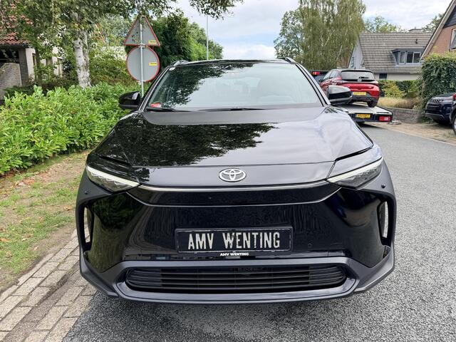 Toyota bZ4X Dynamic 71 kWh 204PK LederoACC