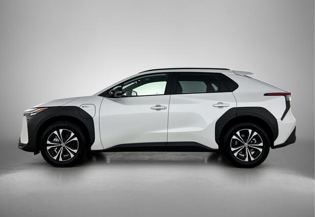 Toyota bZ4X Dynamic 71 kWh | extra Winterbanden met velgen |