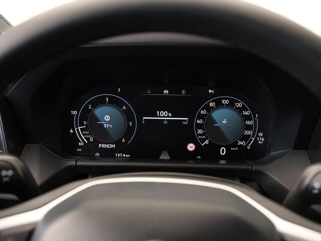 Volkswagen AMAROK 3.0 TDI 4Motion 240PK Automaat Plus Cabine | LED | ACC | Side Assist | Trekhaak | Stoelverwarming | 360 Camera | Park Assist | Leder |