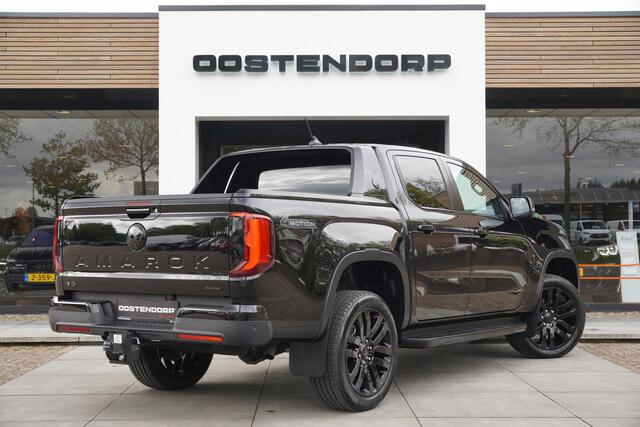 Volkswagen AMAROK 3.0TDI/240pk 4Motion Plus Cab Aventura BLACKSTYLE (2 persoons/ grijs kenteken)|2023|Leer|Trekhaak|360 Camera|Virtual Cockpit|Blindspot|21"Blackstyle|Elektr. Roll Cover|IQ LED|PDC|Harman/Kardon|Cruise+ACC