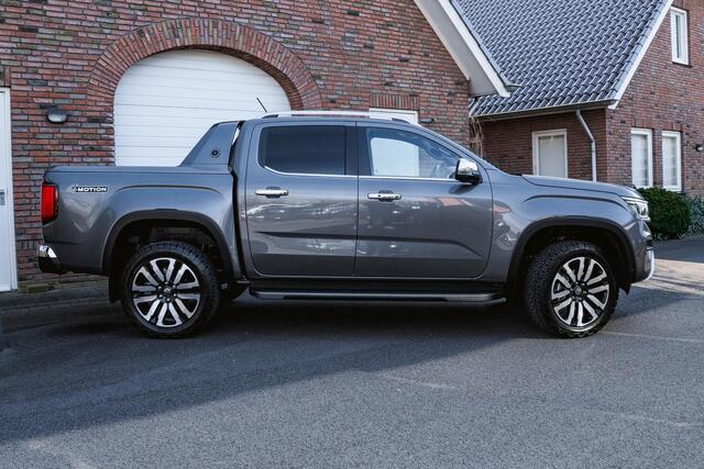 Volkswagen AMAROK 3.0 TDI V6 240PK 4-Motion Aventura IQ LED | Side Steps | Elek Rolkoffer | 2-zits. | Trekhaak |