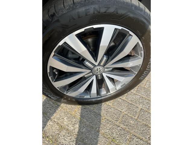 Volkswagen AMAROK 3.0 TDI V6 AUT 4Motion 5 PERS VAN BPM VRIJ / AVENTURA FULL OPTIONS 6 MND GAR ¤ 44.690 EXCL Auto in zeer goede staat dealer vonderhouden schade vrij FISCAAL VOORDELIG GRIJS KENTEKEN 5 PERS ZONDER BPM aflever pakket en garantie naar keuze LEDER/ NAVI// C