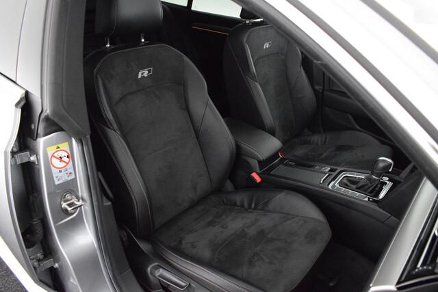 Volkswagen Arteon 1.5 TSI 150pk DSG 2x R-Line Trekhaak Camera Keyless Virtual Cockpit Panoramadak Navigatie