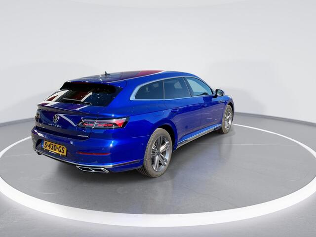 Volkswagen Arteon Shooting Brake 1.4 TSI 218pk DSG eHybrid R-Line Business+ · Camera · Inklap. Trekhaak · Side Assist · Keyless · Parkeerassistent · Elek. Achterklep · Stoelverwarming · 18"Velgen ·