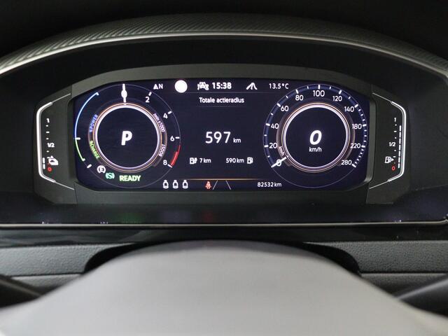 Volkswagen Arteon 1.4 TSI eHybrid R-Line Business+ | Panoramadak | Trekhaak | Standkachel | Stoelverwarming | Keyless | Navigatie | Elektrisch inklapbare buitenspiegels |