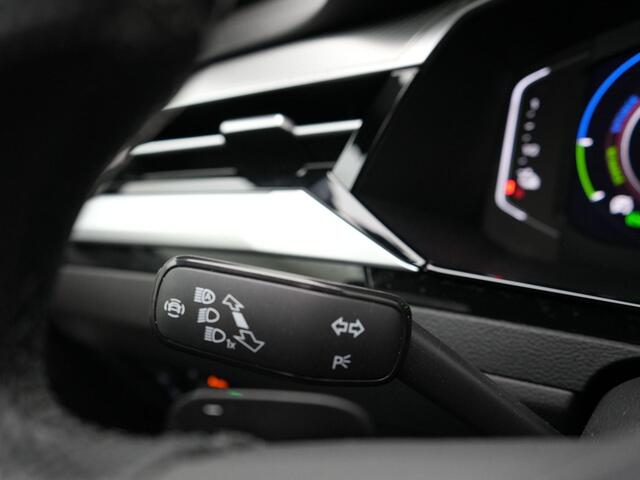 Volkswagen Arteon Shooting Brake 1.4 TSI 218 pk DSG eHybrid R-Line Business | LED koplampen | 19"LM Montevideo | Lederpakket | Business line | Schuif-kanteldak | Parkeerassistent | Digital Cockpit Pro |