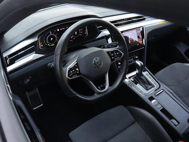 Volkswagen Arteon 1.4 TSI eHybrid R-Line Business+ | Pano | Stoelverwarming | Adaptive Cruise Control | Camera | App-connect |