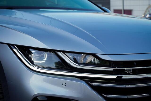Volkswagen Arteon Shooting Brake 2.0 TSI R-Line Business+ / Pano / Trekhaak / Leder / Massage