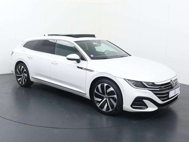 Volkswagen Arteon Shooting Brake 1.4 TSI eHybrid R-Line Business+ | 218 PK | SoH 86% | Automaat | Multifunctioneel stuurwiel | Stoelverwarming | Panoramadak | Inklapbare trekhaak |