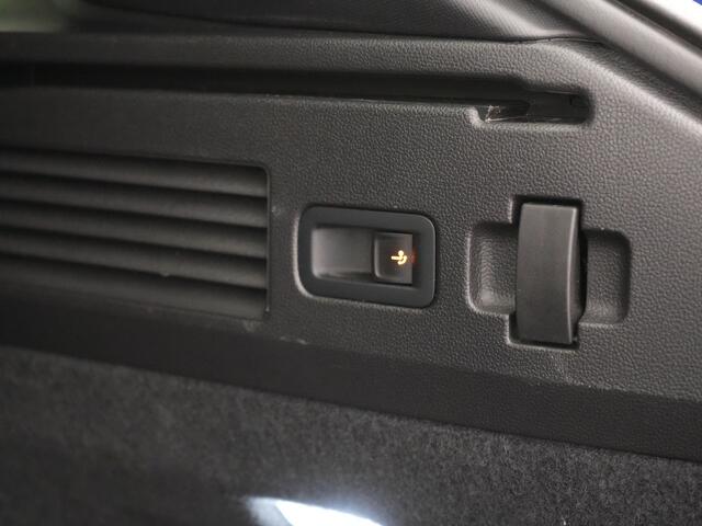 Volkswagen Arteon Shooting Brake 1.4 TSI eHybrid R-Line Plug In Hybrid 218pk Dealer O.H PHEV | Trekhaak Af Fabriek | Adaptive Cruise | 360 Camera | IQ Light | Alcantara Sportstoelen Message & Verwarmd | Blis | Apple Carplay | Navigatie | Virtual | DAB |