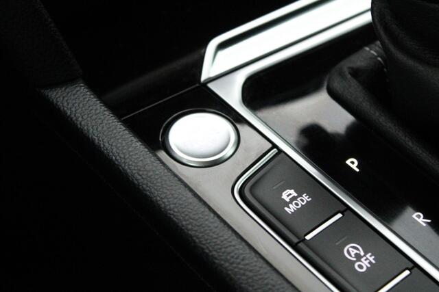Volkswagen Arteon Shooting Brake 2.0 TSI 190pk DSG R-Line Business+ Keyless Panoramadak DCC Camera Stoelverwarming Virtual Cockpit Navigatie