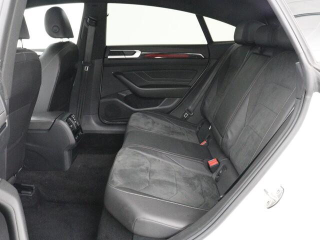 Volkswagen Arteon 1.4 TSI eHybrid R-Line | Head-Up | 360 Camera | Stoelverwarming | Leder/Alcantara | Carplay | Massage | Achterbankverwarming | Virtual Cockpit | LED Plus | Navigatie | PHEV | Plug In