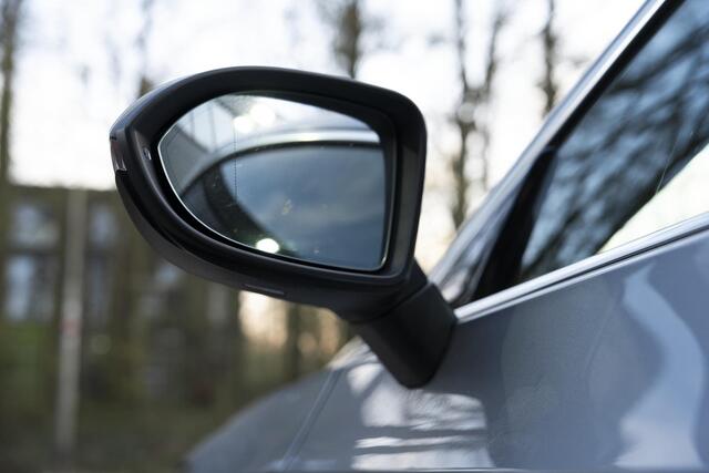 Volkswagen Arteon 2.0 TDI R-Line Business+ IQ Light | Elek Trekhaak | Navigatie | Camera | Dsg