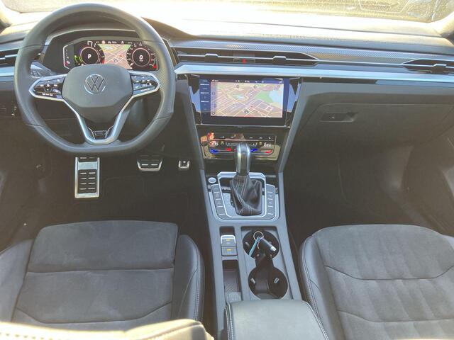 Volkswagen Arteon Shooting Brake 1.4TSIeHybrid 160kW/218PK R-Line DSG · Panoramadak · Trekhaak · 360°Camera + Parkeersensoren