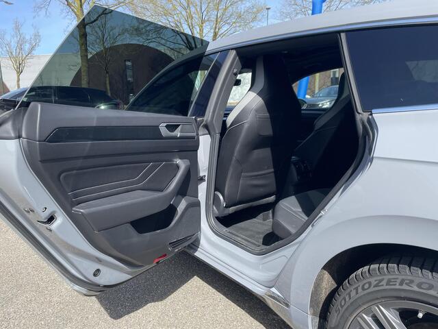 Volkswagen Arteon Shooting Brake 1.4 TSI eHybrid R-Line BINNEN + BUITEN PANO| NAPPALEDER SPORTSTOELEN| ELEK. STOEL MET MEMORY| ELEK. ACHTERKLEP| ACHTERBANK VERWARMD| CAMERA| STOELVERWARMING| CARPLAY| DODE HOEK SENSOR