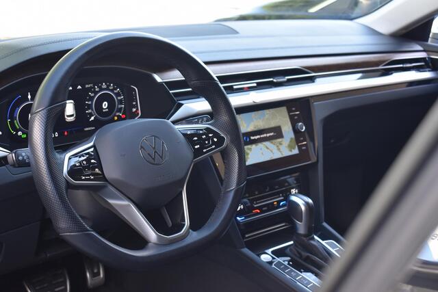 Volkswagen Arteon Shooting Brake 1.4 TSI eHybrid Elegance Business+ 100% Dealer onderhouden | Massagestoel | Digitaal Dashboard | Navigatie & Carplay | 12 mnd BOVAG garantie | Whatsapp 06-53188999