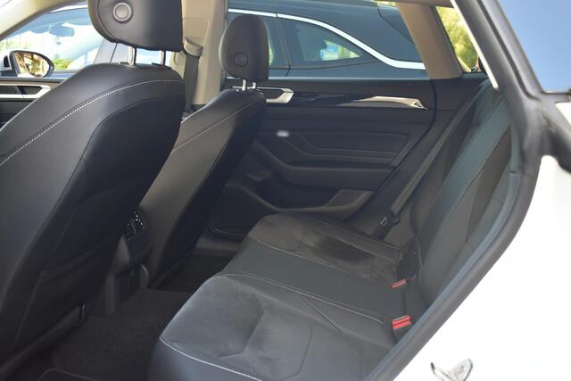 Volkswagen Arteon Shooting Brake 1.4 TSI eHybrid Elegance Business+ 100% Dealer onderhouden | Massagestoel | Digitaal Dashboard | Navigatie & Carplay | 12 mnd BOVAG garantie | Whatsapp 06-53188999