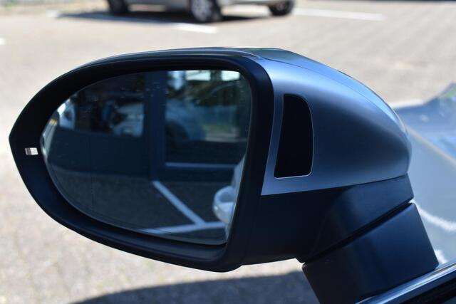 Volkswagen Arteon Shooting Brake 1.4 TSI eHybrid Elegance Business+ 100% Dealer onderhouden | Massagestoel | Digitaal Dashboard | Navigatie & Carplay | 12 mnd BOVAG garantie | Whatsapp 06-53188999