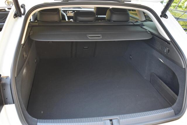 Volkswagen Arteon Shooting Brake 1.4 TSI eHybrid Elegance Business+ 100% Dealer onderhouden | Massagestoel | Digitaal Dashboard | Navigatie & Carplay | 12 mnd BOVAG garantie | Whatsapp 06-53188999