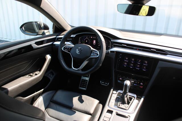 Volkswagen Arteon Shooting Brake 1.4 TSI eHybrid R-Line Business+ | Incl. 12 maanden garantie | Carbon lederen kuipstoelen | Standkachel | Apple carplay/Android auto | Adaptieve cruise control | Stoel/stuurverwarming | 360° camera | Stoelverwarming achter | Dealer onderhou