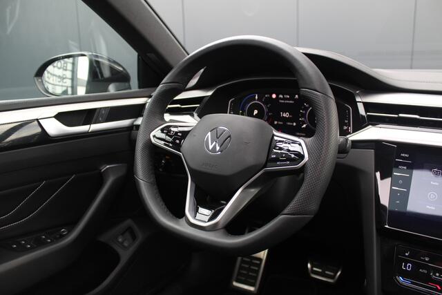 Volkswagen Arteon Shooting Brake 1.4 TSI eHybrid R-Line Business+ | Incl. 12 maanden garantie | SOH 96% | Schuif/kantel dak | 360 camera | Stoelgeheugen | Stoelverwarming | Parkeersensoren | Apple carplay/Android auto | Cruise control | Climate control | Bluetooth | Airco