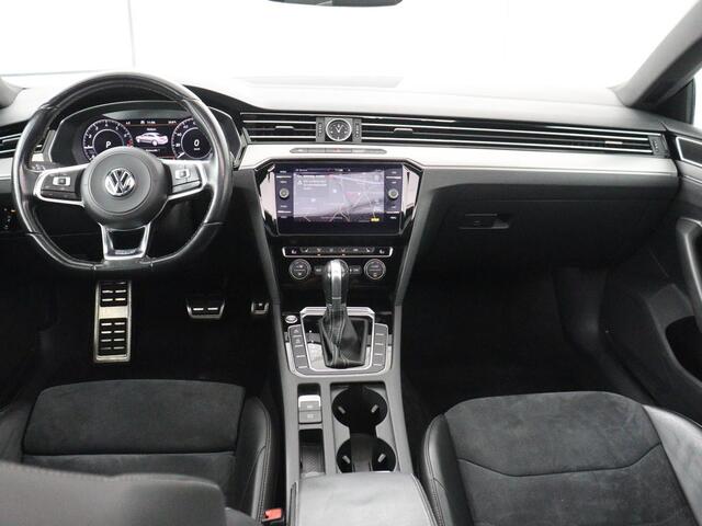 Volkswagen Arteon 1.5 TSI Business R | Panoramadak | Leder/alcantara | Stoelverwarming | Adaptive cruise | Carplay | Sfeerverlichting | Camera | Park assist | Trekhaak