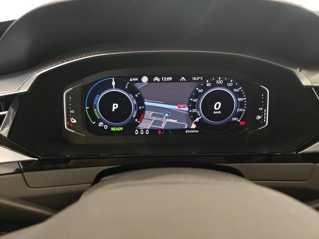 Volkswagen Arteon SHOOTING BRAKE 1.4 TSI EHYBRID R-LINE BUSINESS+ I SCHUIF/KANTELDAK I STOELVERWARMING I APPLE CARPLAY I P-CAMERA