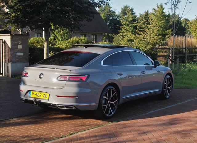 Volkswagen Arteon 1.4 TSI eHybrid R-Line Business+ | Panoramadak | Trekhaak | Camera | Sfeerverlichting | Estoril R-Line 20 inch | NL-Auto |