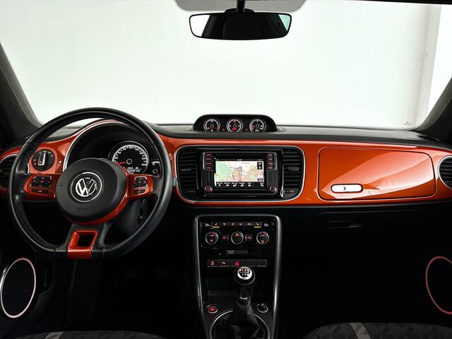 Volkswagen BEETLE (NEW) 1.2 TSI Exclusive Series | Panoramadak | Parkeercamera | Fender audio