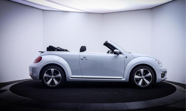Volkswagen BEETLE (NEW) Cabriolet 1.2TSI Dsg Design BlueMotion XENON | FENDER AUDIO | CARPLAY | STOELVERW | NAVI | CLIMA | CRUISE | LMV 18''