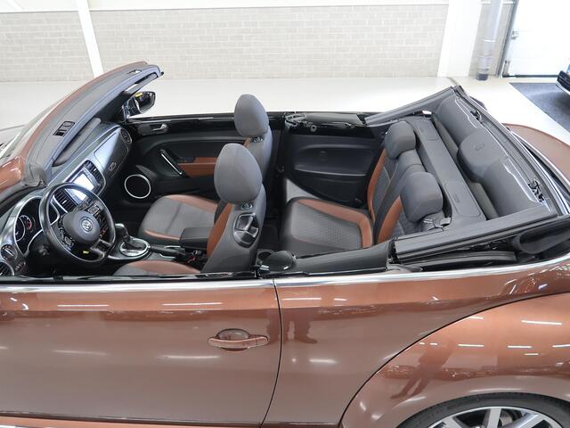 Volkswagen BEETLE (NEW) Cabriolet 1.4 TSI Allstar BTW LED App connect Automaat Fender 20 inch Camera Half Leer Navigatie Bluetooth Cruise control Airco-ecc Boekjes Nieuwstaat