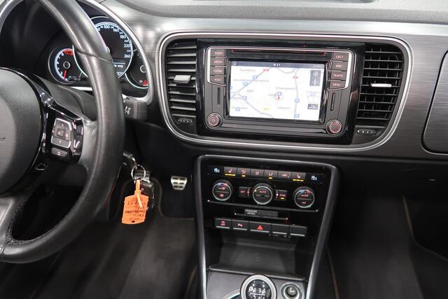 Volkswagen BEETLE (NEW) Cabriolet 1.2 TSI Allstar Airco-ecc Navigatie Camera Stoelverwarming App connect Nieuwstaat Half Leer Boekjes aanwezig Bluetooth Cruise control PDC
