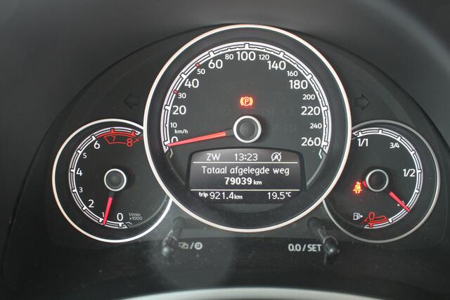Volkswagen BEETLE (NEW) Cabriolet 1.2 TSI 105pk handgeschakeld | Navigatie | PDC | Stoelverw.